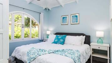 2 bedrooms, desk, travel crib, free WiFi