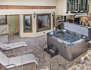 Townhome, 3 Bedrooms | Outdoor spa tub - Eiger 9 3 Bedroom Condo by RedAwning (Vail)