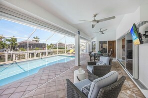 Beheizter Pool