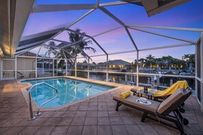 A heated pool - Peaceful Waterfront Home | Pool & Steps to Beach (Marco Island)