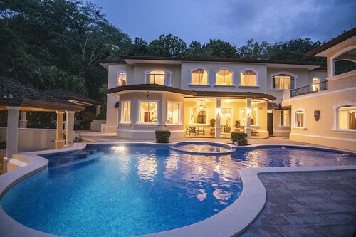 Los Sueños Luxury House – 7 Ensuite Bedrooms