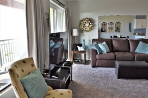 TV, DVD player - 4th Floor Oceanfront Fabulous Condo! (Seaside)