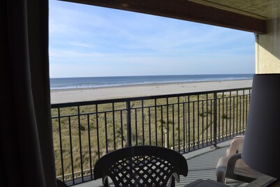 4th Floor Oceanfront Fabulous Condo!