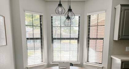 The Pearl - Fully Updated 3/2 Home Near ACU