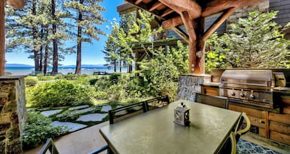 Stunning Lakefront Views, Hot Tub, A/C, Gym, walk to Dining and shops