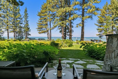 Premier Lakefront w/ Hot Tub & A/C, Near Heavenly | PEAK SS9