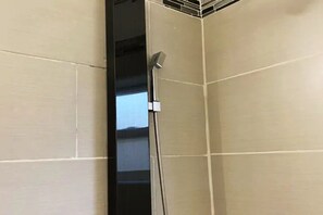 Hair dryer, towels, soap, shampoo - Retreat at Red Rock ✦ Best COS Area❣ (Colorado Springs)
