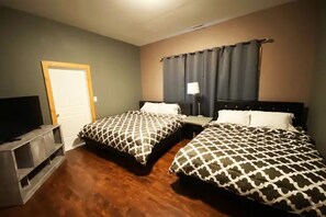 3 bedrooms, iron/ironing board, WiFi, bed sheets - Retreat at Red Rock ✦ Best COS Area❣ (Colorado Springs)