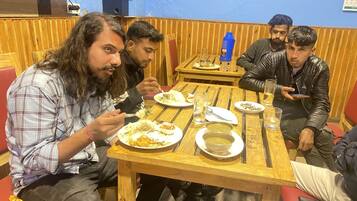 Mặt tiền nơi lưu trú