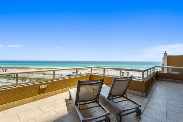 Property grounds - Gulf Front w/Terrace in Tower 3! Heated Pools! (Pensacola Beach)