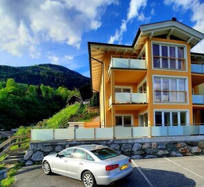 Exterior - Piesendorf Pad Stunning Views Sleeps 8 (Piesendorf)