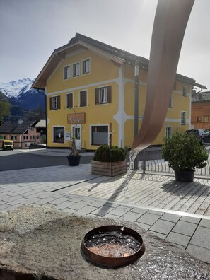 Property grounds - Piesendorf Pad Stunning Views Sleeps 8 (Piesendorf)