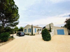 Exterior - Provencal Mas in the heart of Alpilles National Park (Eygalières)