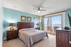 8 bedrooms, WiFi, bed sheets