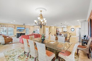 Dining - Southern Hospitality, Luxury Rental, Oceanfront, Game Room, Pool, Hot Tub, Porch with Ocean Views (North Myrtle Beach)