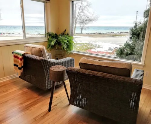 BAYVIEW AND SUNRISE! 1 bedroom close to ski hills and Bruce County