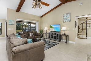 Flat-screen TV - Heated Pool & DIRECT Gulf access - Villa Bimini Breeze - Roelens Vacations (Cape Coral)