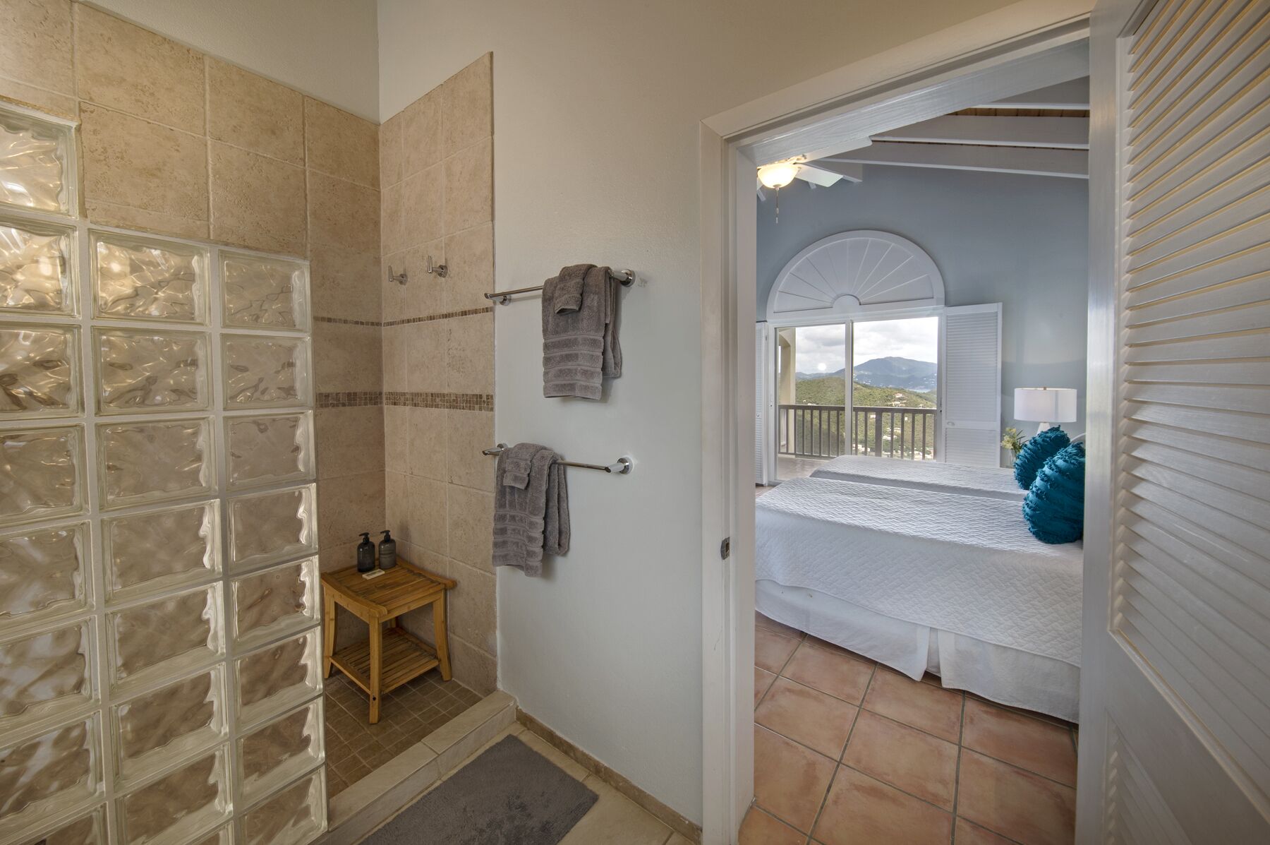 4 chambres, coffres-forts dans les chambres, Wi-Fi gratuit