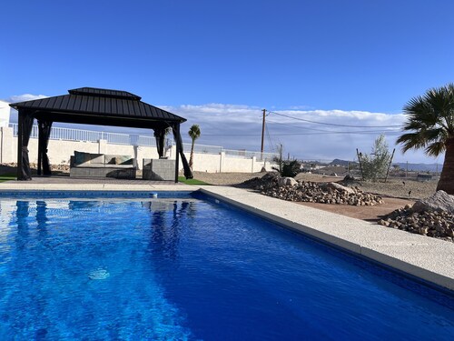 LAKE VIEW 4 bed/ 3bath POOL Home