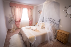 1 chambre, fer et planche Ă repasser, Wi-Fi, draps fournis