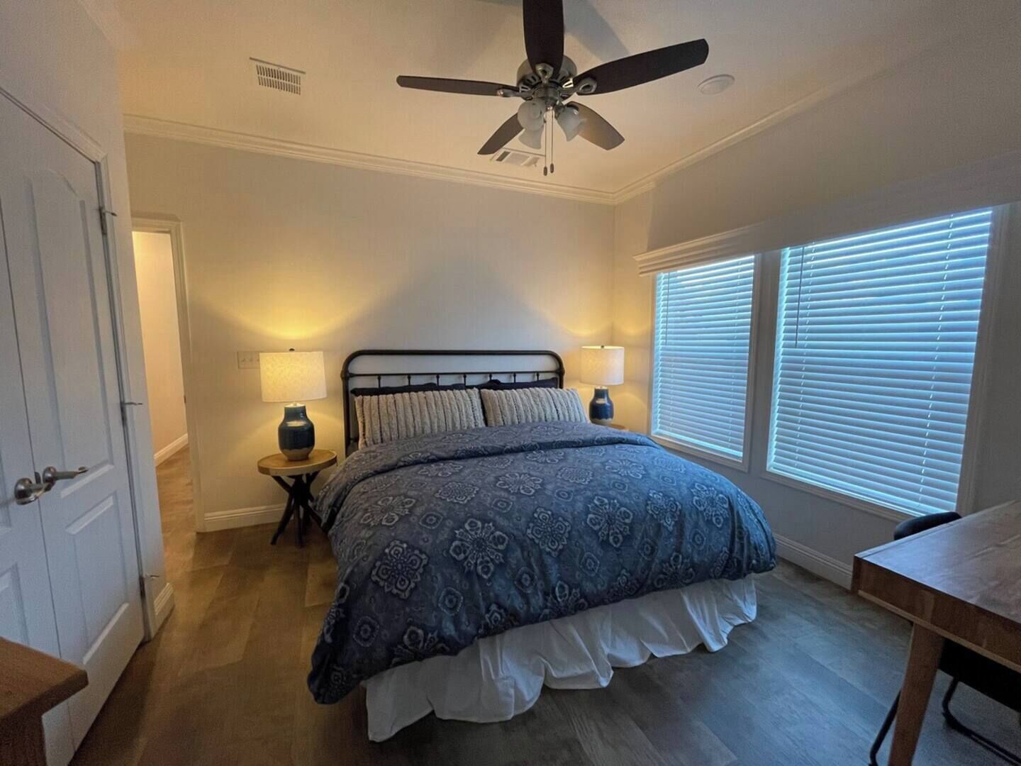 3 bedrooms, desk, iron/ironing board, travel crib