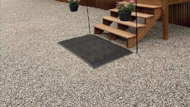 A house with a porch, a wooden staircase, and a door with a wreath. - A wonderful 3 bedroom/2 bath rental (1,000 sq (Durango)