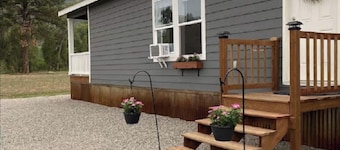 A wonderful 3 bedroom/2 bath rental (1,000 sq