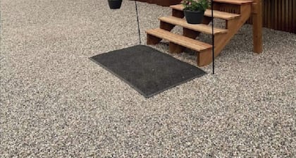 A wonderful 3 bedroom/2 bath rental (1,000 sq