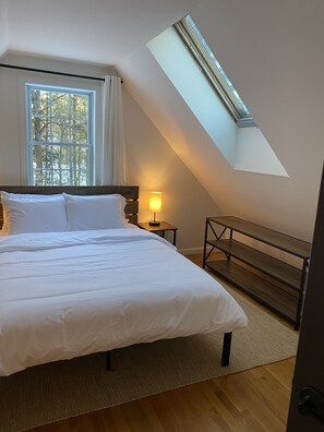 3 bedrooms, WiFi, bed sheets - Modern Farmhouse Vacation Home (Madison)