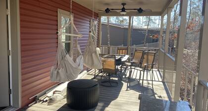 Charming Country Retreat Near Top Attractions golf beaches shops hike boat