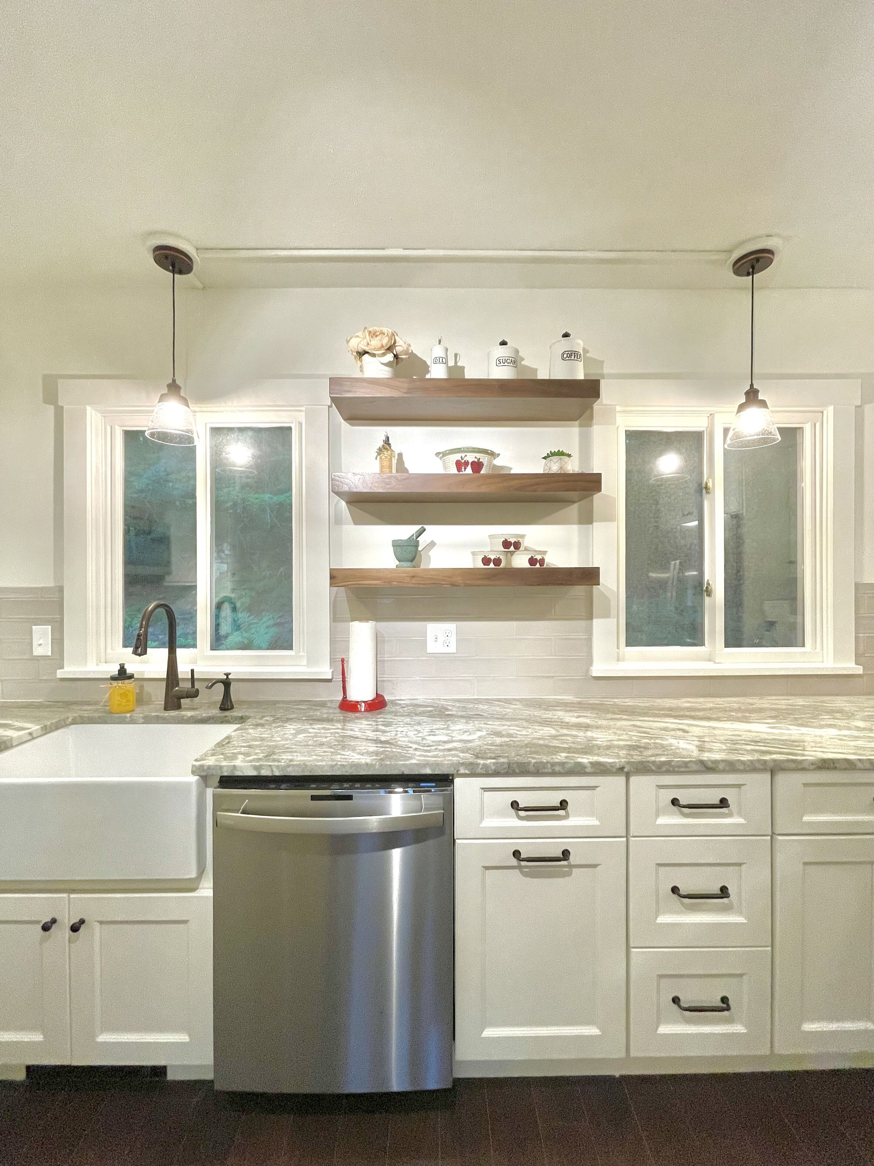 冰箱、微波炉、烤箱、炉灶