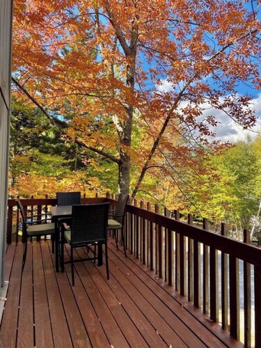 Spacious 3 level townhouse just minutes from the base of Stratton Mountain! 