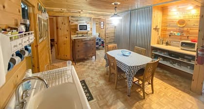 Green Acres Ranch // Entire Lodge