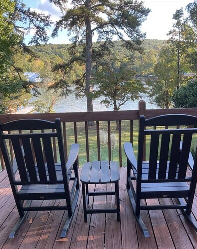 Lake Retreat the perfect cozy get away!