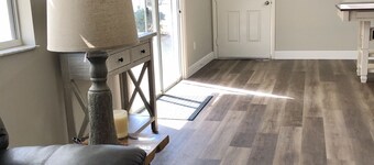 Modern Comfort & Prime Location in The Villages – Golf Cart Included!