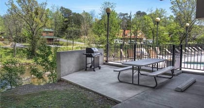 River Song Condo - Listen to the River from your private balcony!