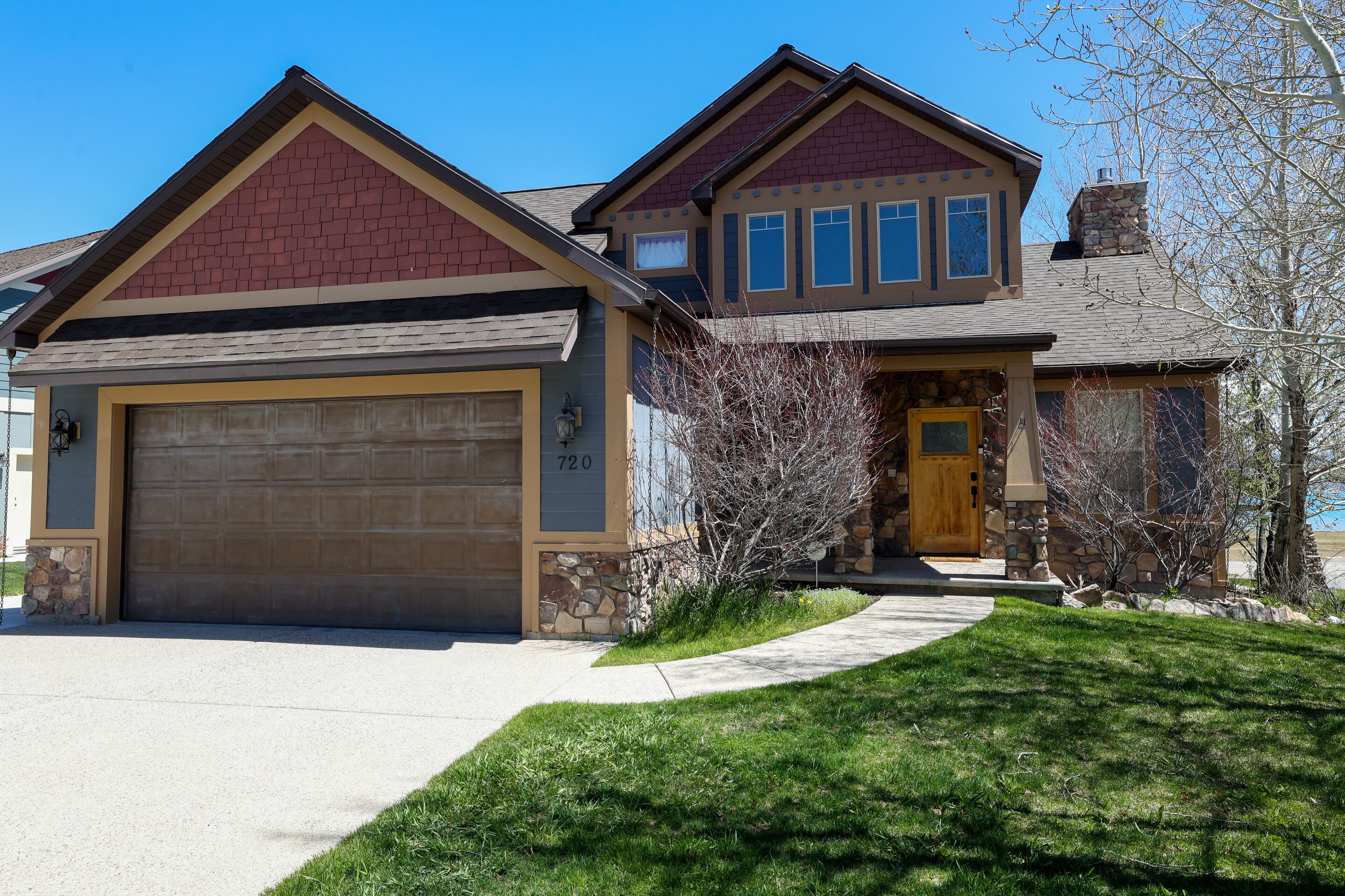 Carly's Cottage - Pool Access! Sleeps 24! Beautiful 6bd 4bth House with GREAT views of the lake