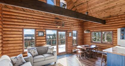 Private Lodging on 12 Acres with Kenai Mountain Views