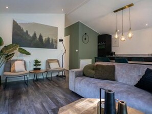 TV - Beautiful apartment in villa for 6 people with pool, WIFI, TV and terrace (Rhenen)