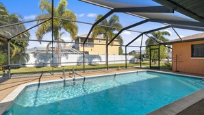 Pool - Paula`s Palm Paradise (Cape Coral)