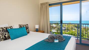 2 bedrooms, individually decorated, individually furnished