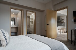 Strygejern/strygebræt, internet, sengetøj