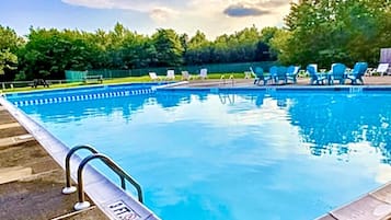 Piscine couverte, piscine extérieure