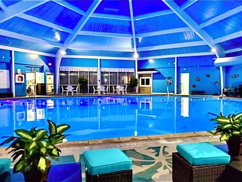 Poconos Retreat Near pools, Lakes,Water parks,Casino and all shoppings,Game room