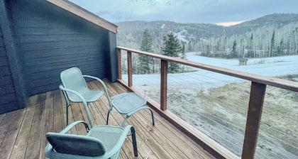 Condo Loft - Small Family Fun with Great Balcony Views
