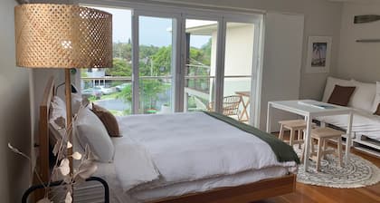 Coastal Luxe self contained studio located meters from Emerald Beach