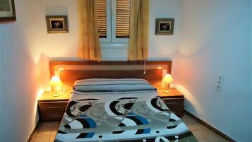 1 makuuhuone, silitysrauta/-lauta, vuodevaatteet