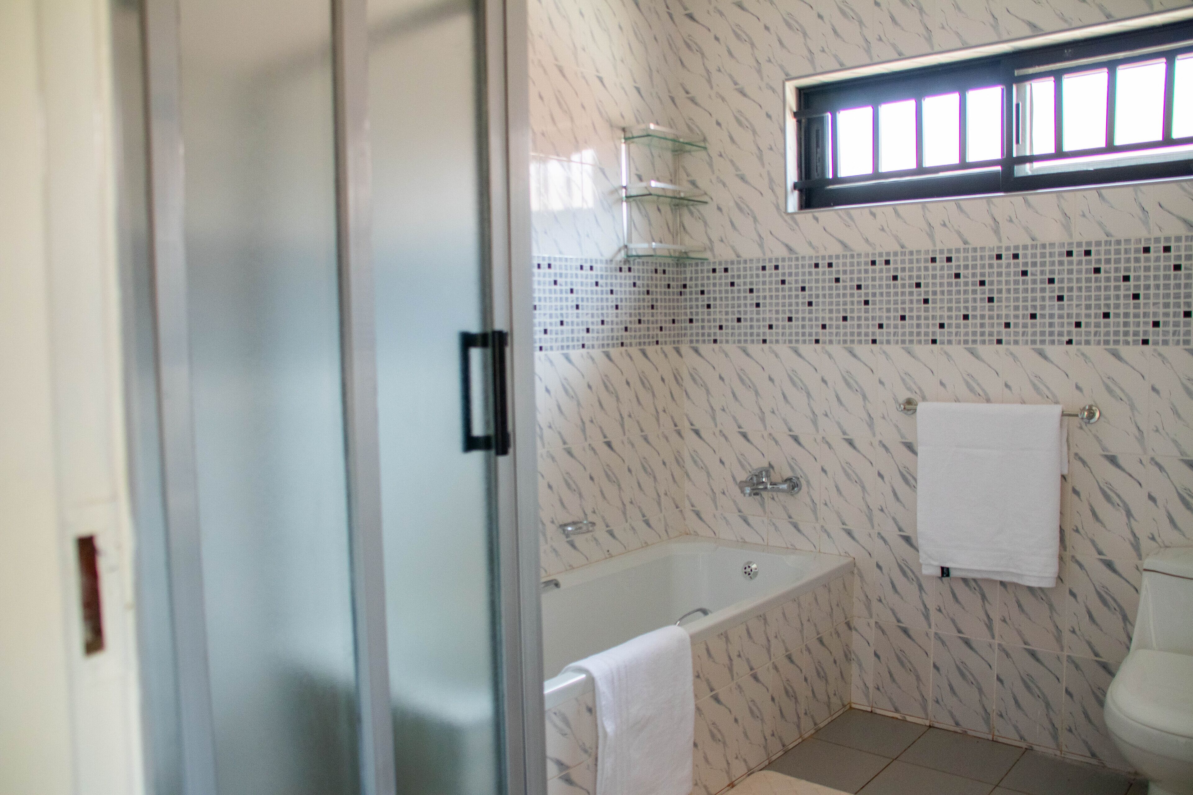 Serviettes fournies, savon, papier toilette