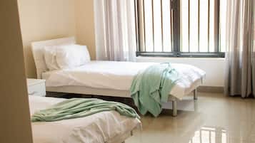 2 bedrooms, iron/ironing board, WiFi