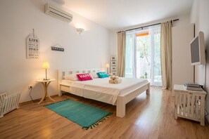 1 camera, ferro/asse da stiro, Wi-Fi, lenzuola